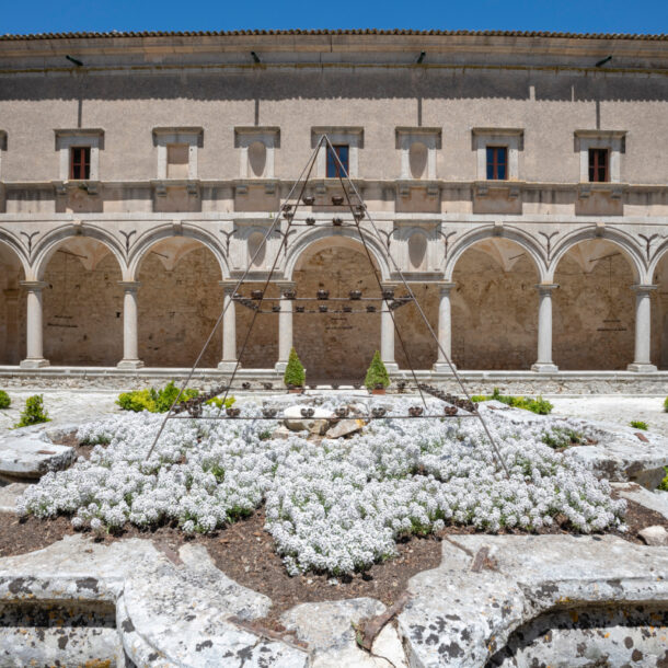 Fontana Chiostro Abbazia Santa Maria del Bosco